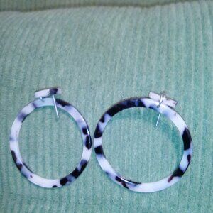 super cool retro blue and white hoops